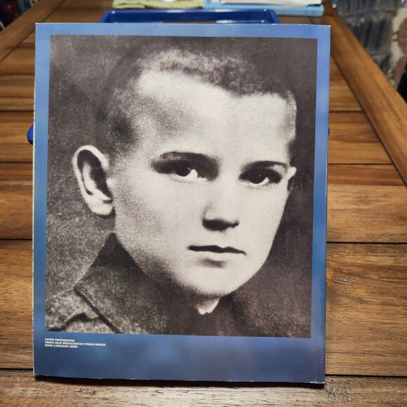 Life Commemorative Pope John Paul II A Tribute - Picture 2 of 3